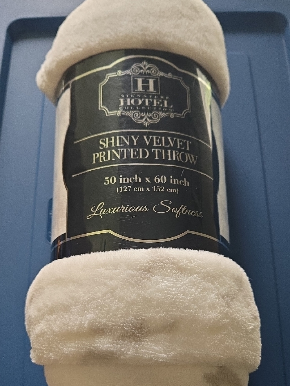 NWT Hotel Collection Velvet Printed Throw Blanket White/Grey 50x60 (BIN 009)